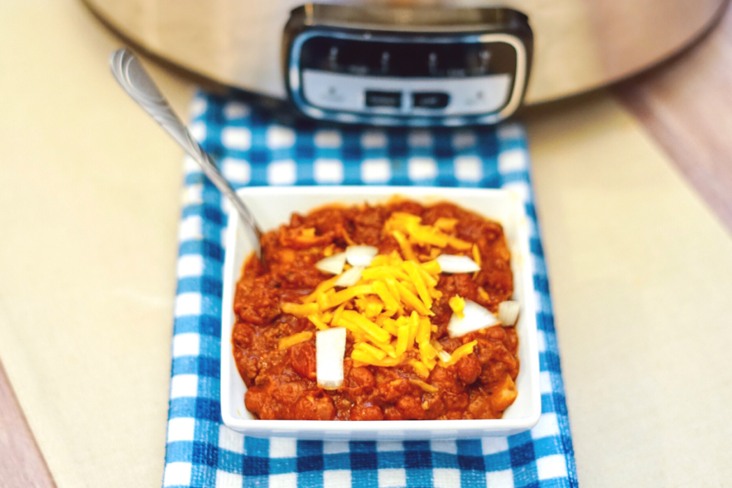EASY SLOW COOKER CHILLI CON CARNE