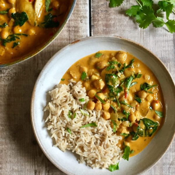 Easy Chickpea, Mushroom & Spinach Curry