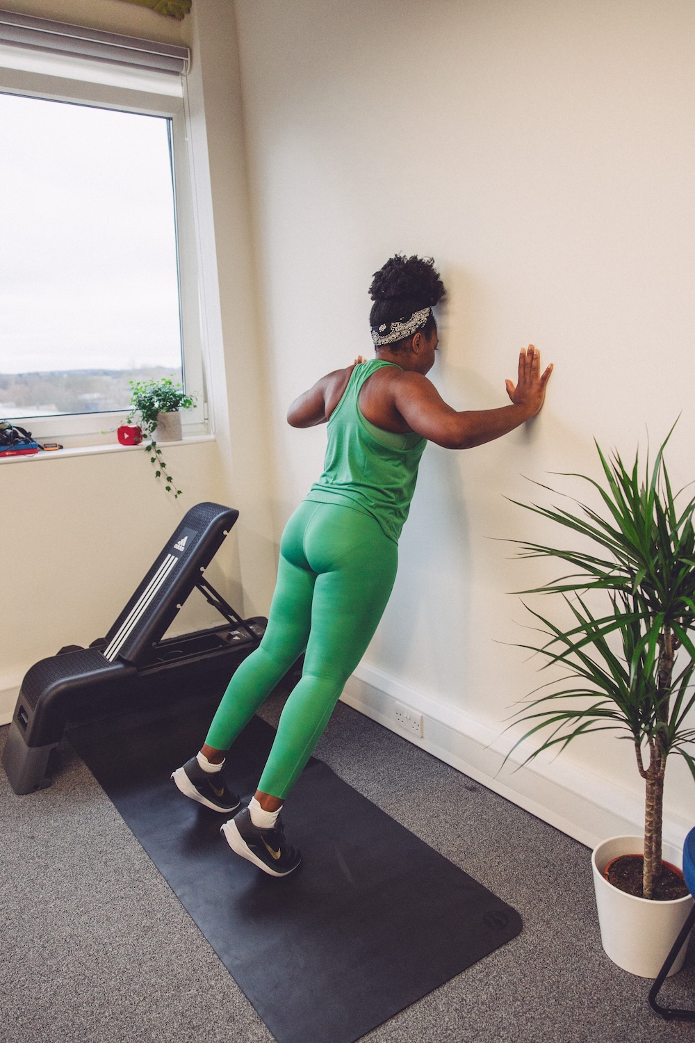 Perfect Form: How To Do Wall Push Ups (& Variations) - keep it simpElle