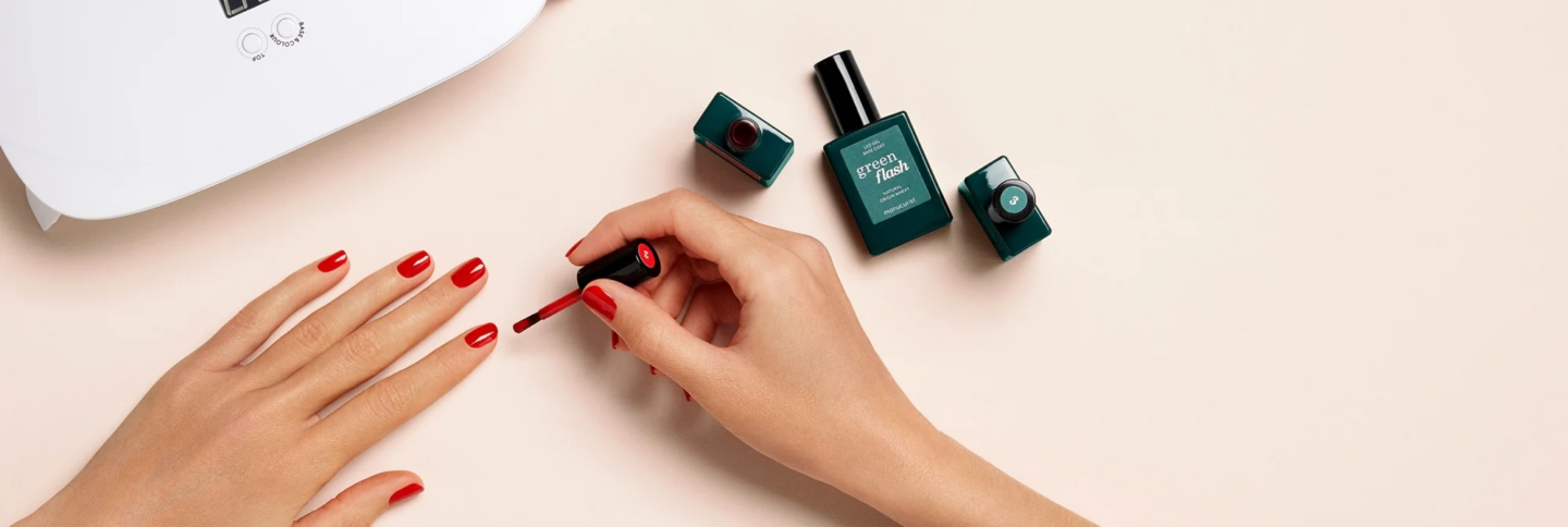 Gel Polish Kit: How to Create a Glossy Manicure at Home